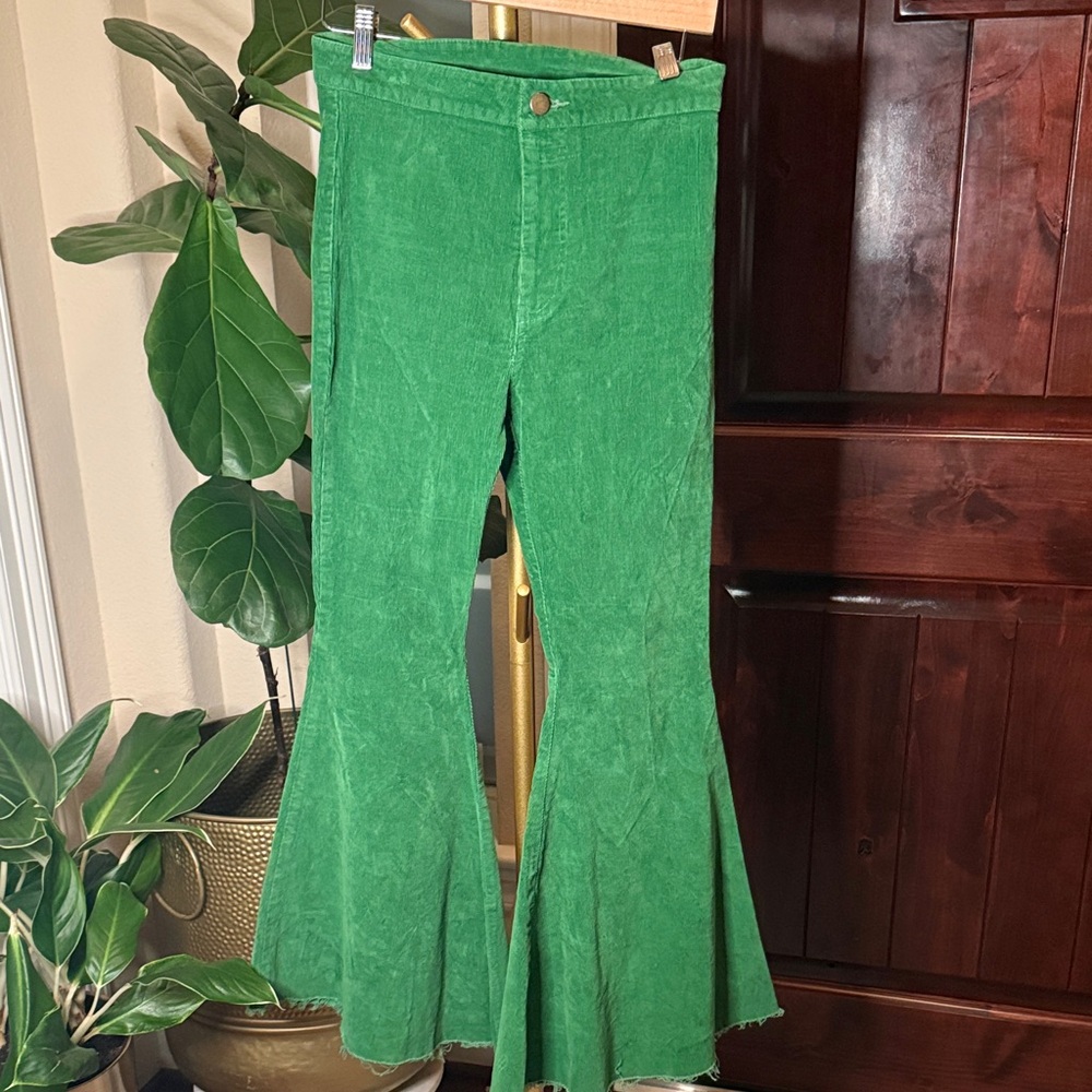 Elizabeth Wilson Green Corduroy Flared Legs Jeans
